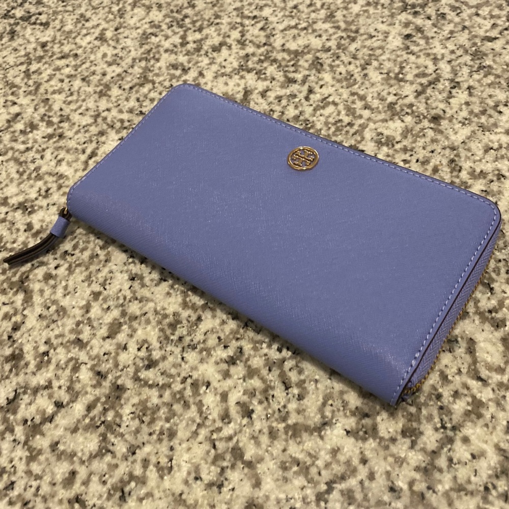 TORY BURCH Robinson Continental Zip Wallet